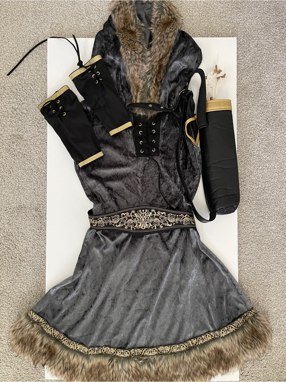 Costume Women Gray Faux-Fur Trim Dress with Hood and Gold Accents
